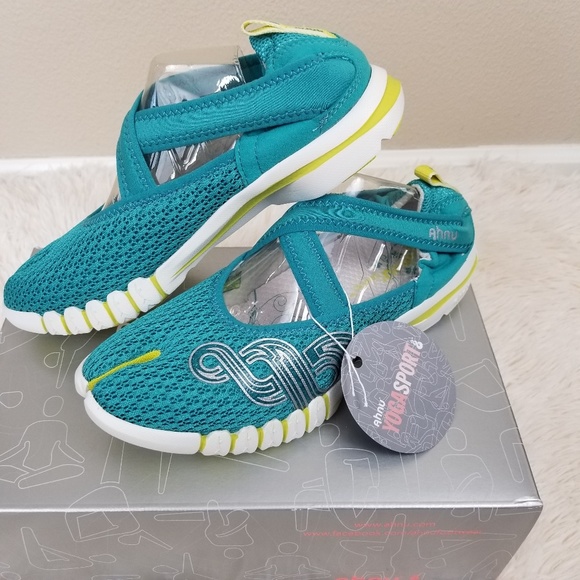 Ahnu Shoes - WT Ahnu Yoga and Sport Split Sport Shoe